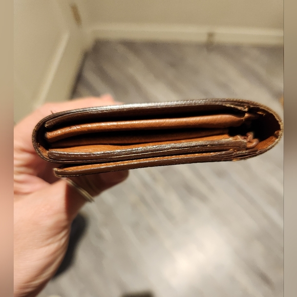 Authentic Louis Vuitton Preloved Mono Zippy Wallet - Picture 8 of 12